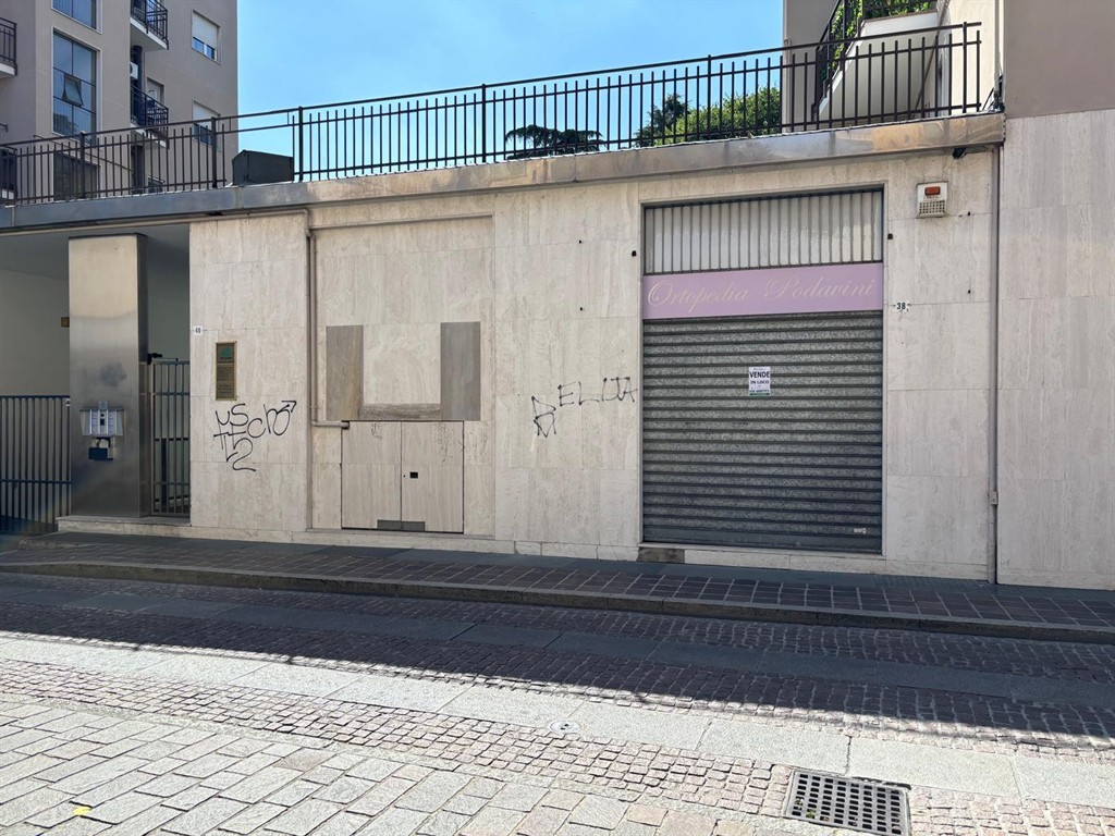 VIMERCATE NEGOZIO COMMERCIALE IN VENDITA